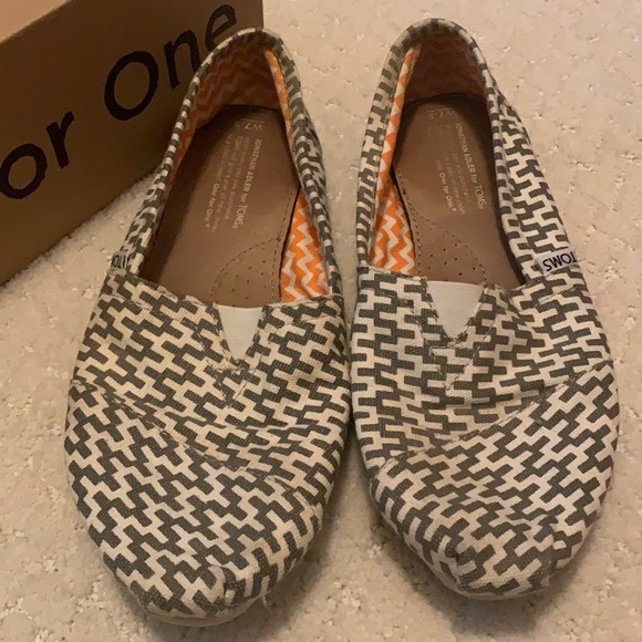 TOMS classics grey Jonathan Adler 7.5 - Picture 2 of 3